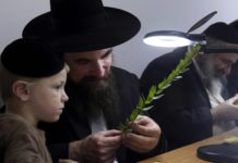 10 định luật làm giàu người Do Thái ‘khắc cốt ghi tâm’, tồn tại 3.000 năm mà vẫn còn nguyên giá trị! 10 định luật làm giàu người Do Thái 'khắc cốt ghi tâm', tồn tại 3.000 năm mà vẫn còn nguyên giá trị!