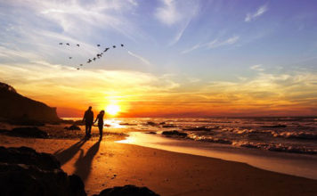 Chồng là đất, vợ là hoa, gia đình thuận hòa cần có thiện niệm