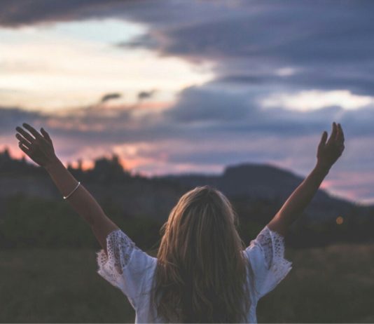 Sẽ có người xuất hiện thôi em!