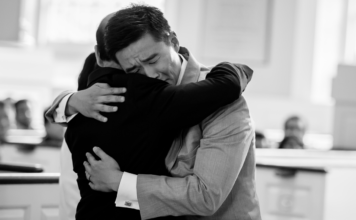 Ông bố giám đốc nhắn con trai trước ngày cưới: ‘Vợ không phải là người thân’ Ông bố giám đốc nhắn con trai trước ngày cưới: 'Vợ không phải là người thân'