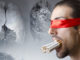 Hại phổi hại cả mắt: Hút thuốc lá còn có thể gây mù lòa Hại phổi hại cả mắt: Hút thuốc lá còn có thể gây mù lòa